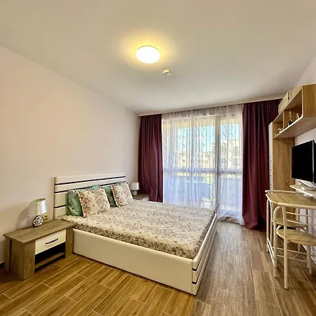 At Kaskadas A44 ساني بيتش